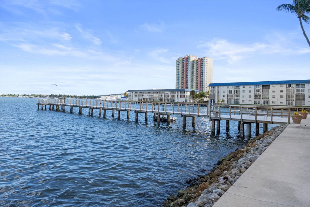 En Venta: $400,000 (2 camas, 2 baños, 1440 Pies cuadrados)