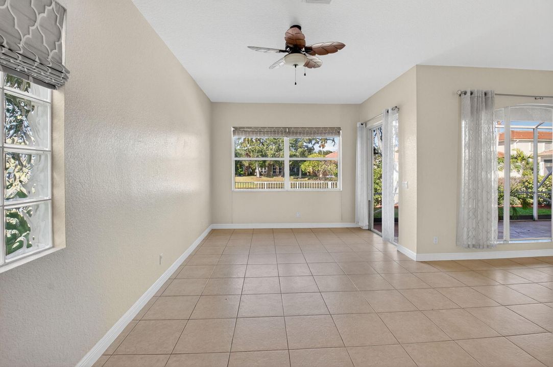 合同活跃: $725,000 (3 贝兹, 2 浴室, 2045 平方英尺)