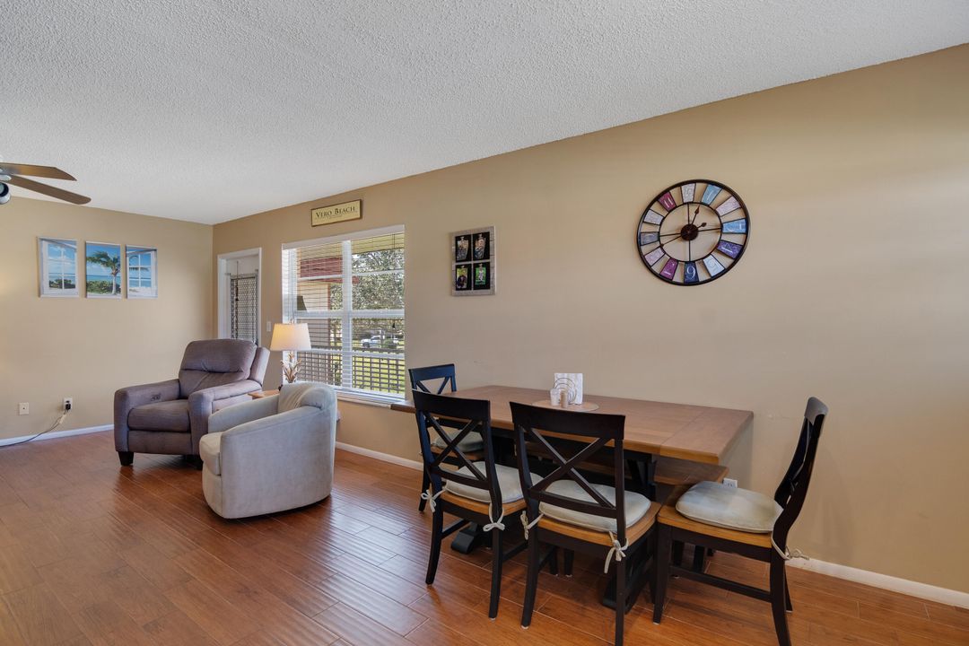 For Sale: $149,900 (2 beds, 2 baths, 1000 Square Feet)