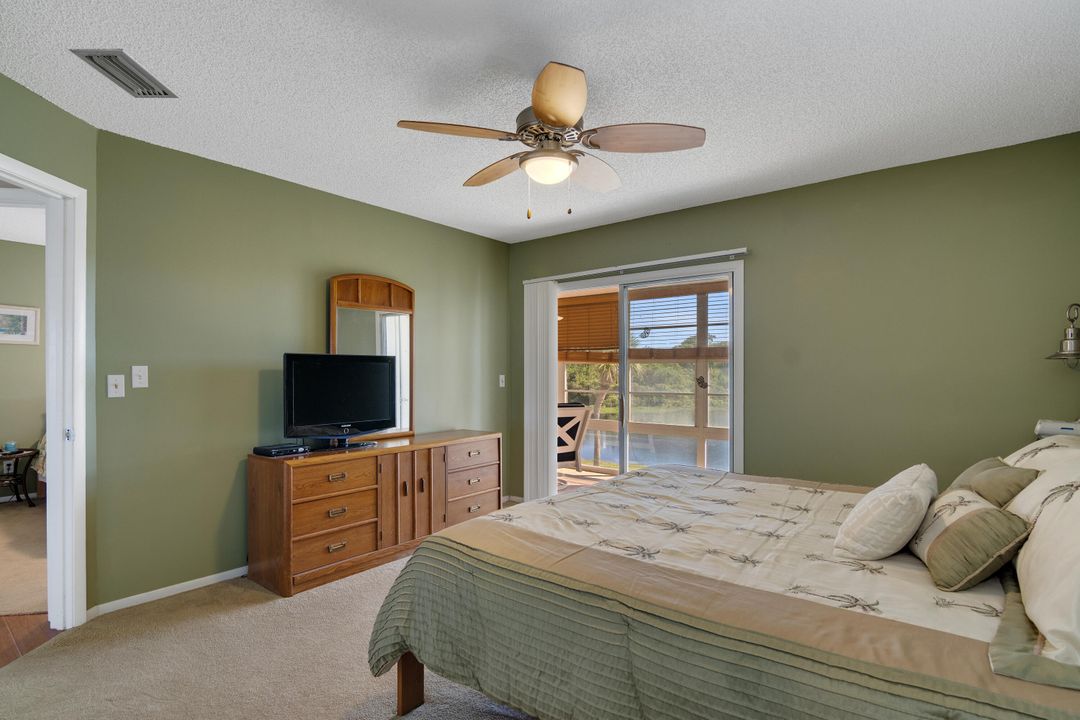 For Sale: $149,900 (2 beds, 2 baths, 1000 Square Feet)