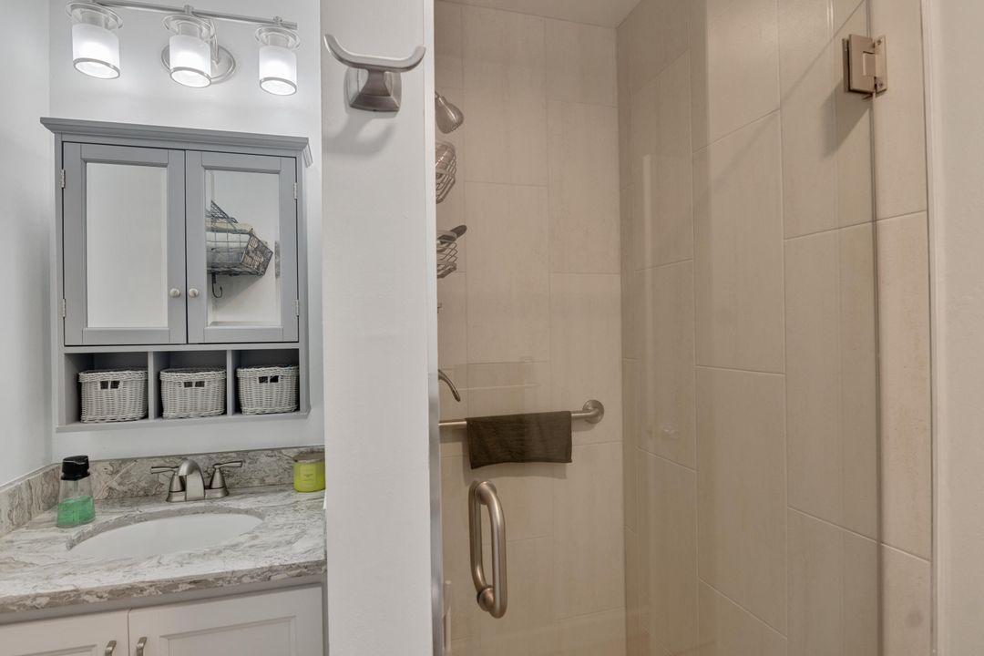 For Sale: $149,900 (2 beds, 2 baths, 1000 Square Feet)