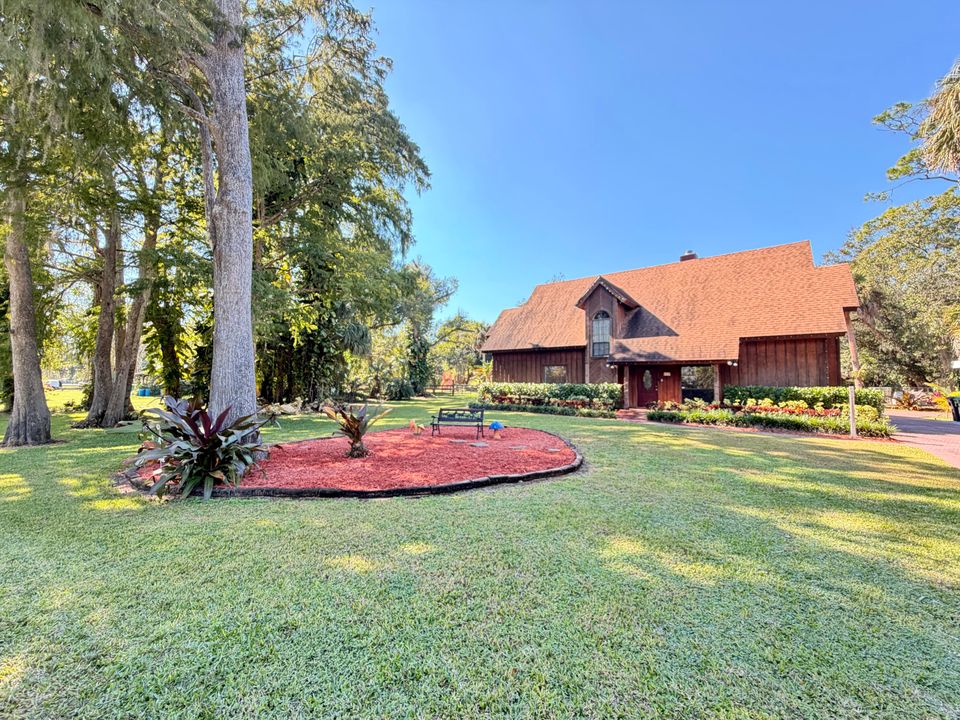 For Sale: $549,000 (3 beds, 2 baths, 2634 Square Feet)