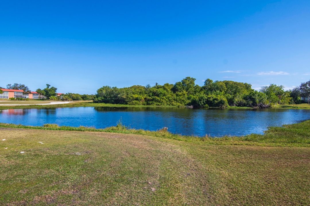 For Sale: $149,900 (2 beds, 2 baths, 1000 Square Feet)