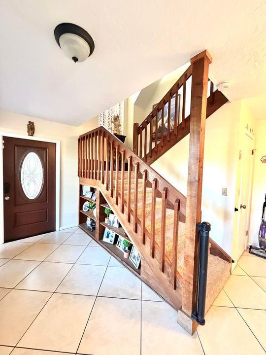 For Sale: $549,000 (3 beds, 2 baths, 2634 Square Feet)