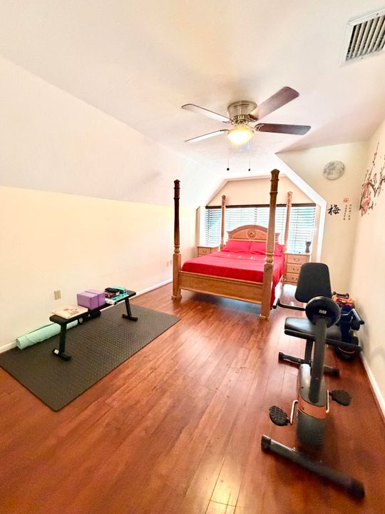 For Sale: $549,000 (3 beds, 2 baths, 2634 Square Feet)