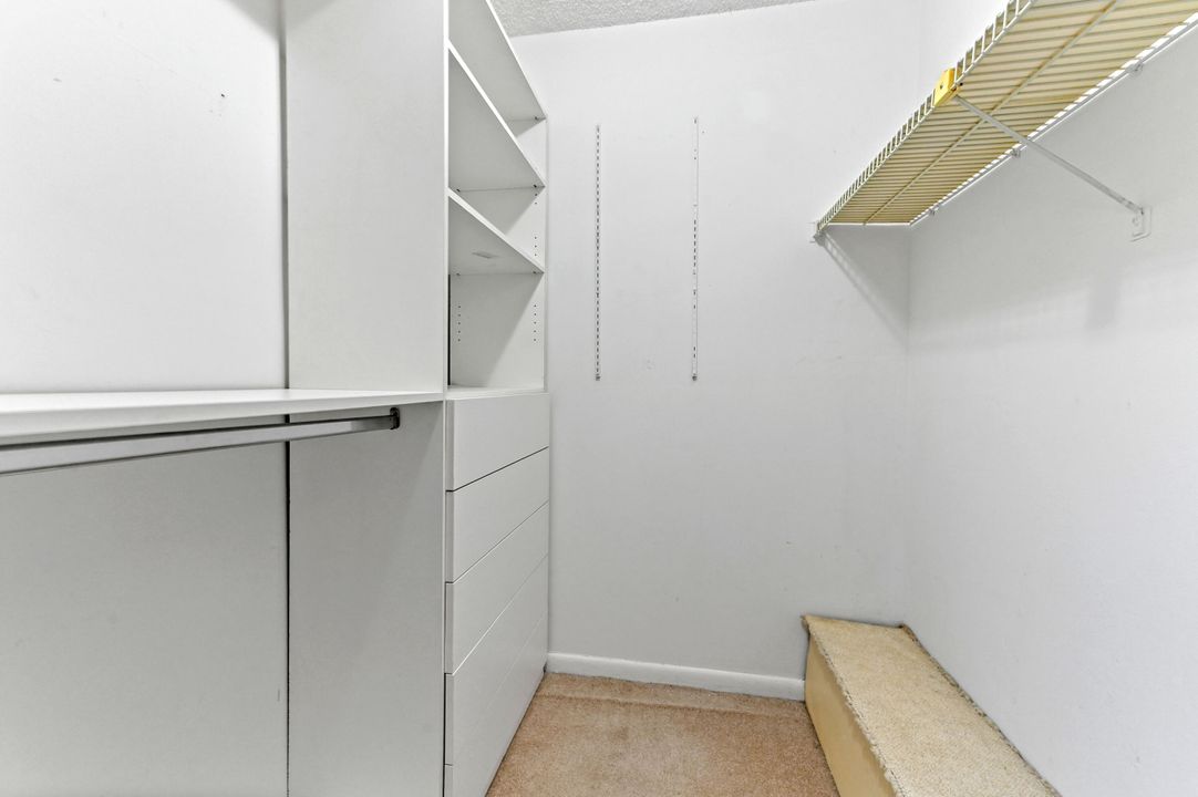 Activo con contrato: $2,200 (2 camas, 2 baños, 1236 Pies cuadrados)