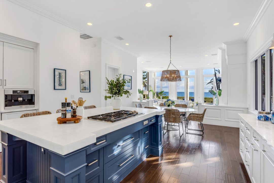 En Venta: $21,900,000 (8 camas, 6 baños, 6387 Pies cuadrados)