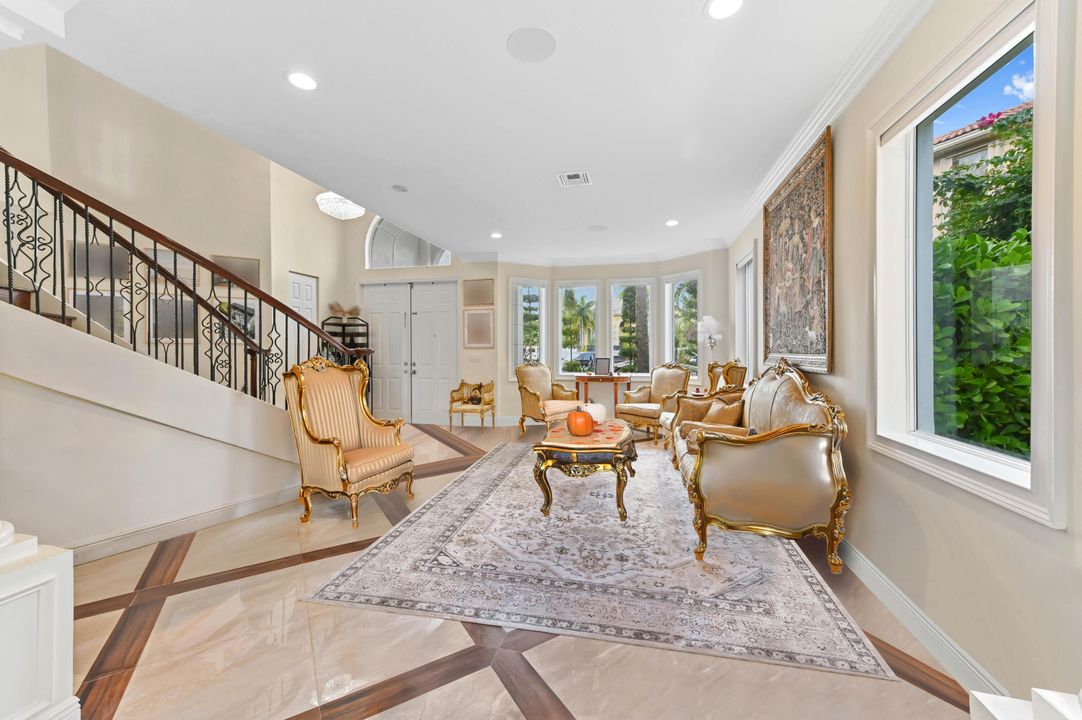 For Sale: $1,400,000 (6 beds, 4 baths, 3963 Square Feet)