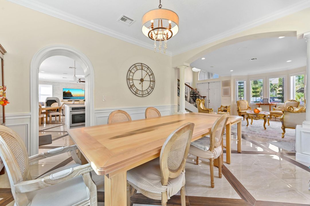 For Sale: $1,400,000 (6 beds, 4 baths, 3963 Square Feet)