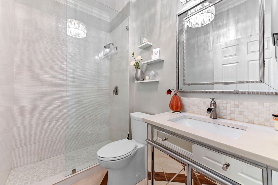 For Sale: $1,400,000 (6 beds, 4 baths, 3963 Square Feet)