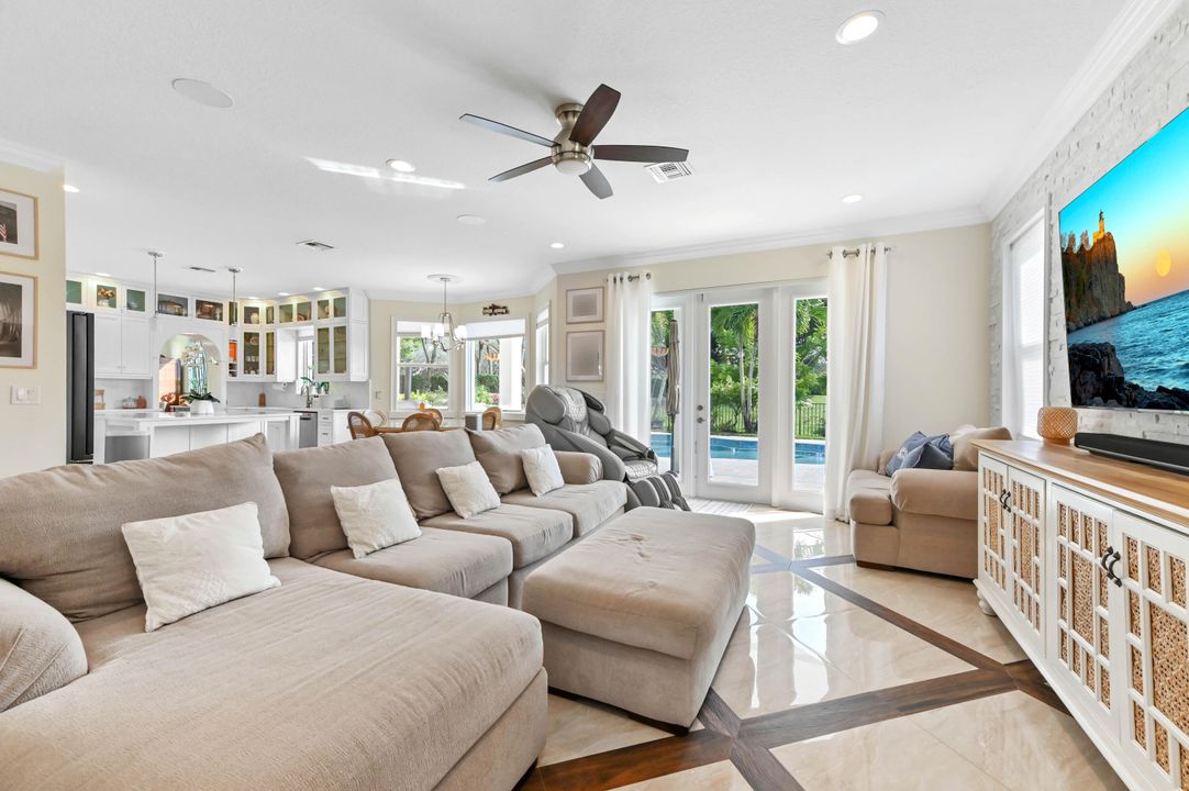 For Sale: $1,400,000 (6 beds, 4 baths, 3963 Square Feet)