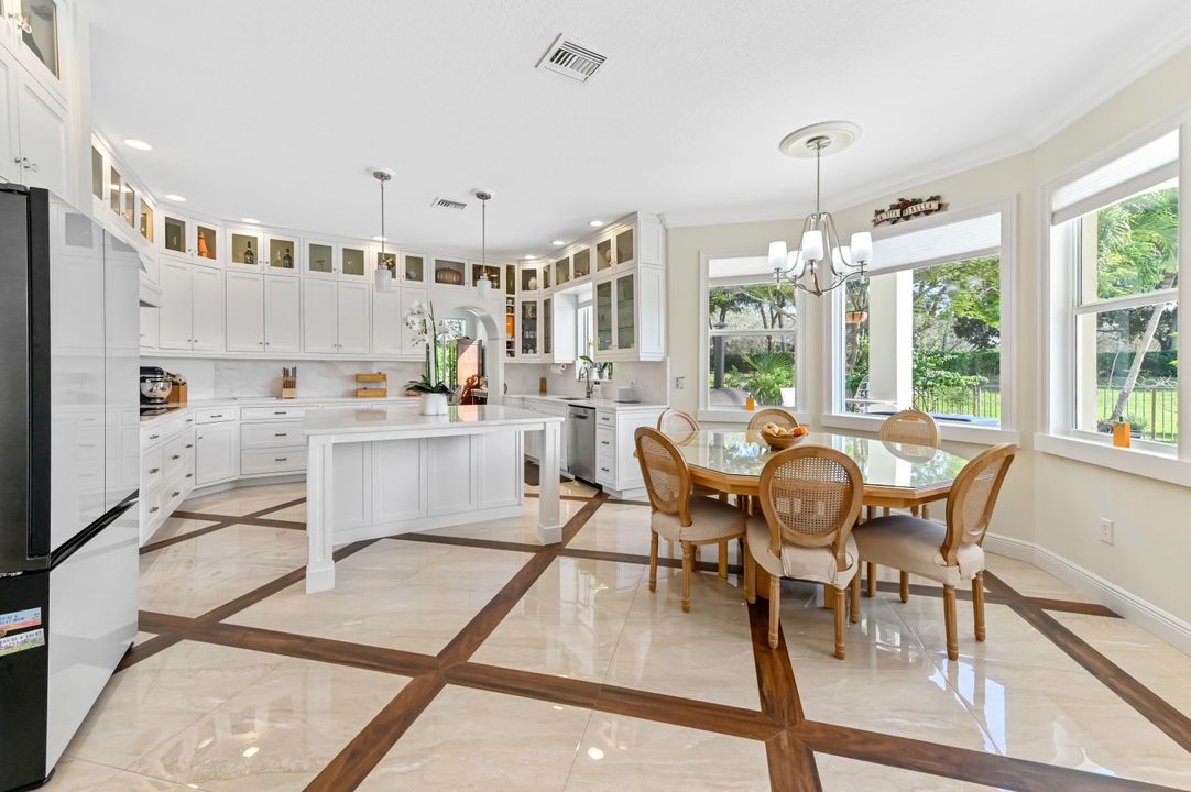 For Sale: $1,400,000 (6 beds, 4 baths, 3963 Square Feet)