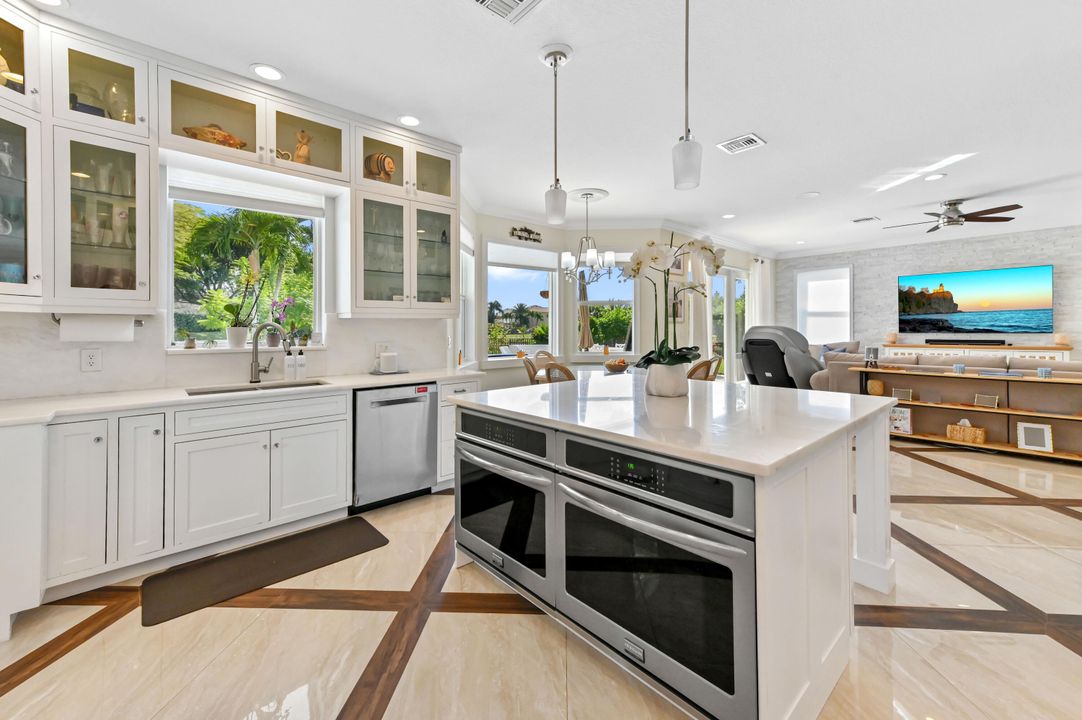 For Sale: $1,400,000 (6 beds, 4 baths, 3963 Square Feet)