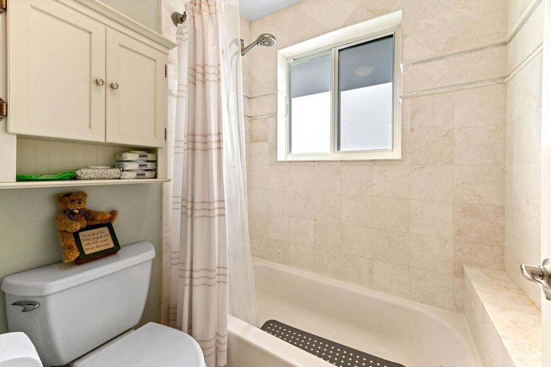 For Sale: $1,400,000 (6 beds, 4 baths, 3963 Square Feet)