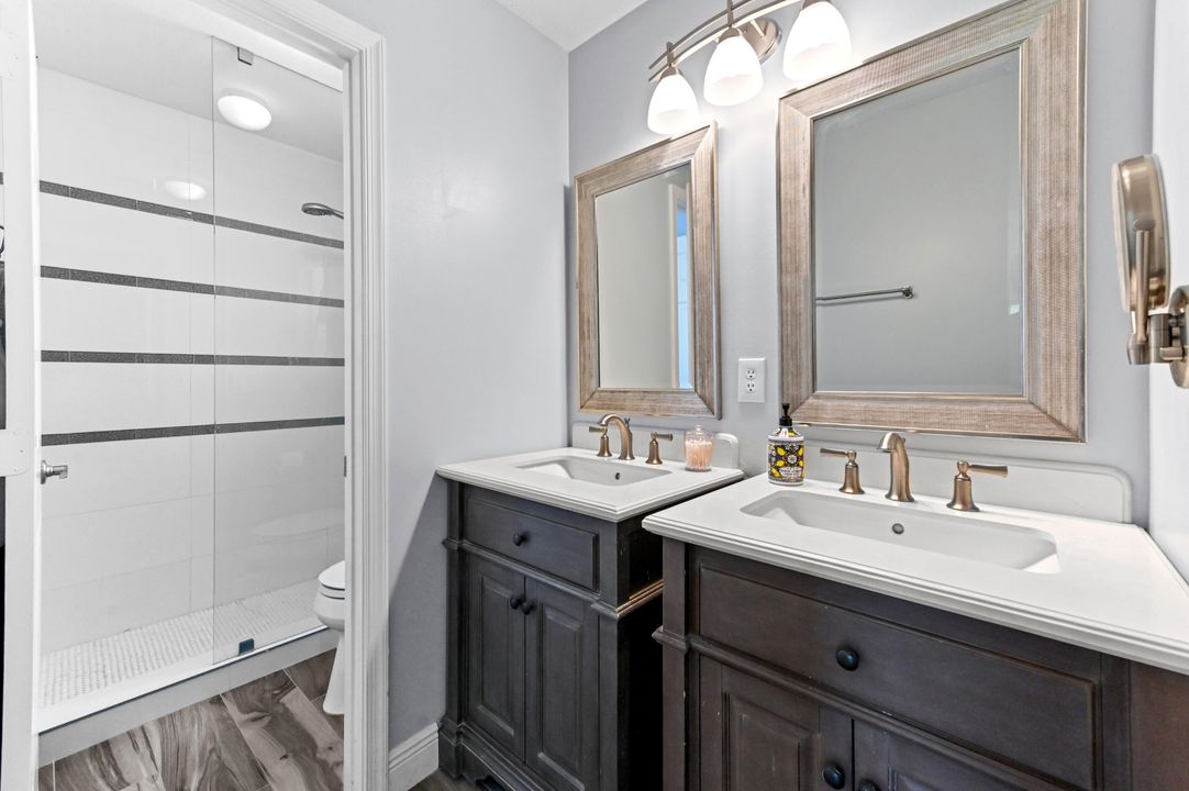 For Sale: $1,400,000 (6 beds, 4 baths, 3963 Square Feet)