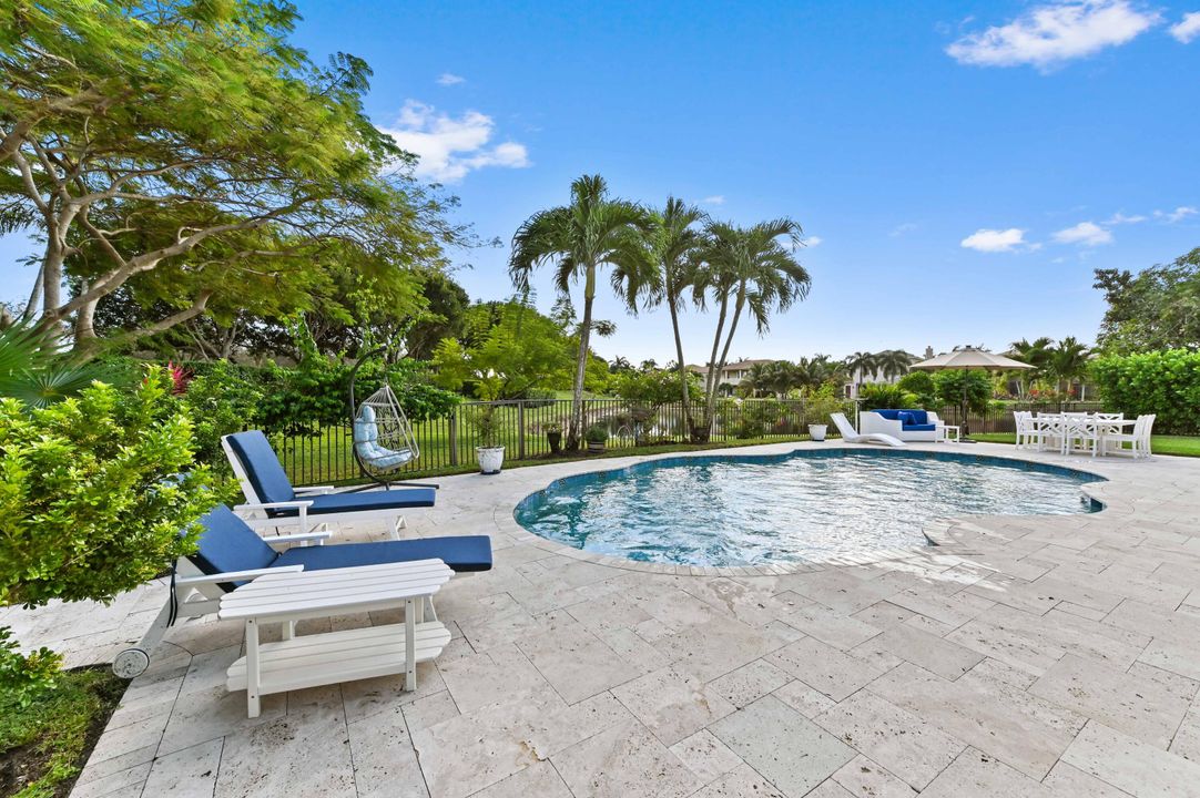 For Sale: $1,400,000 (6 beds, 4 baths, 3963 Square Feet)