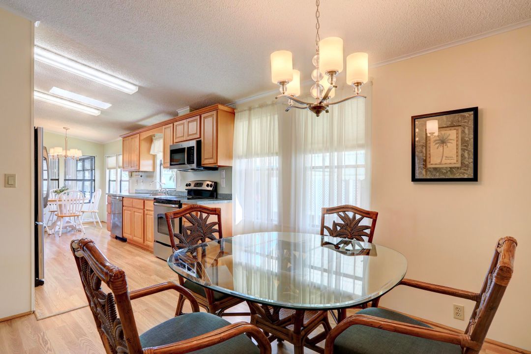 For Sale: $172,500 (2 beds, 2 baths, 1127 Square Feet)