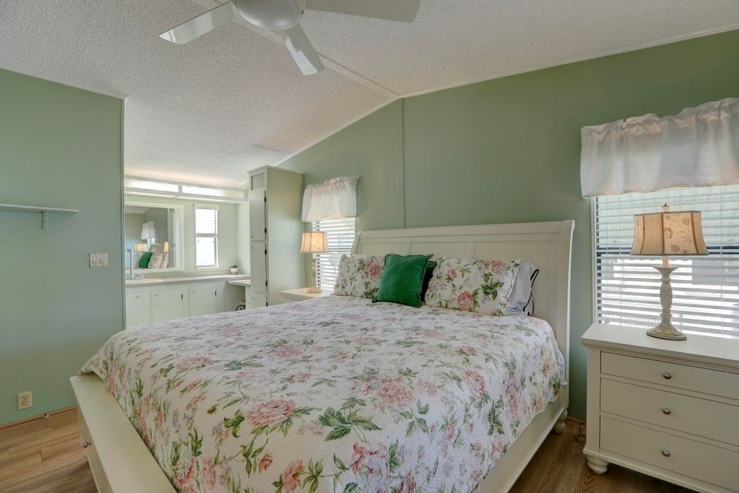 For Sale: $172,500 (2 beds, 2 baths, 1127 Square Feet)