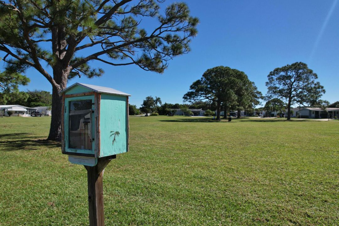 For Sale: $172,500 (2 beds, 2 baths, 1127 Square Feet)