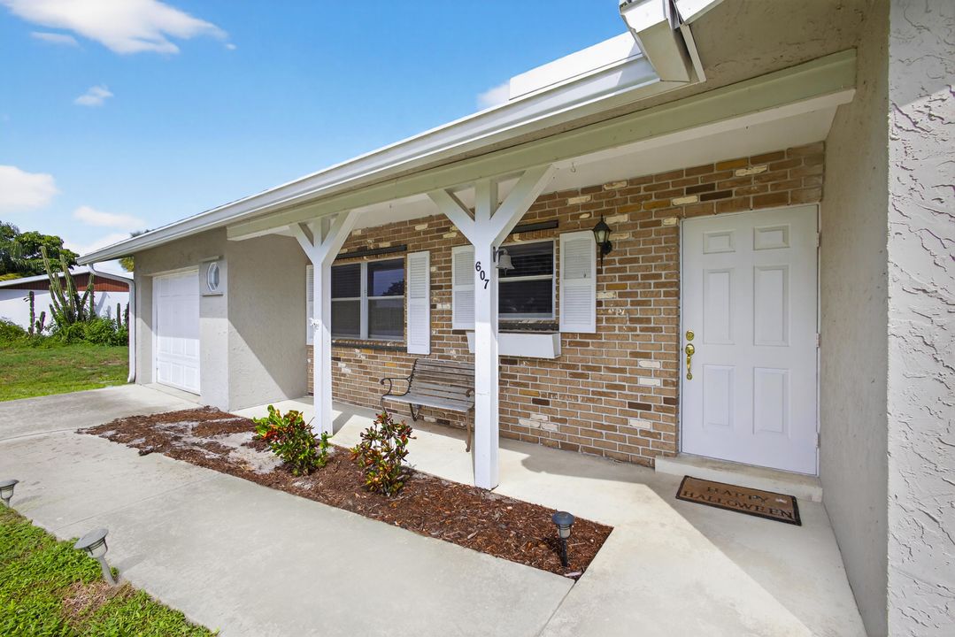 For Rent: $2,400 (3 beds, 2 baths, 1190 Square Feet)