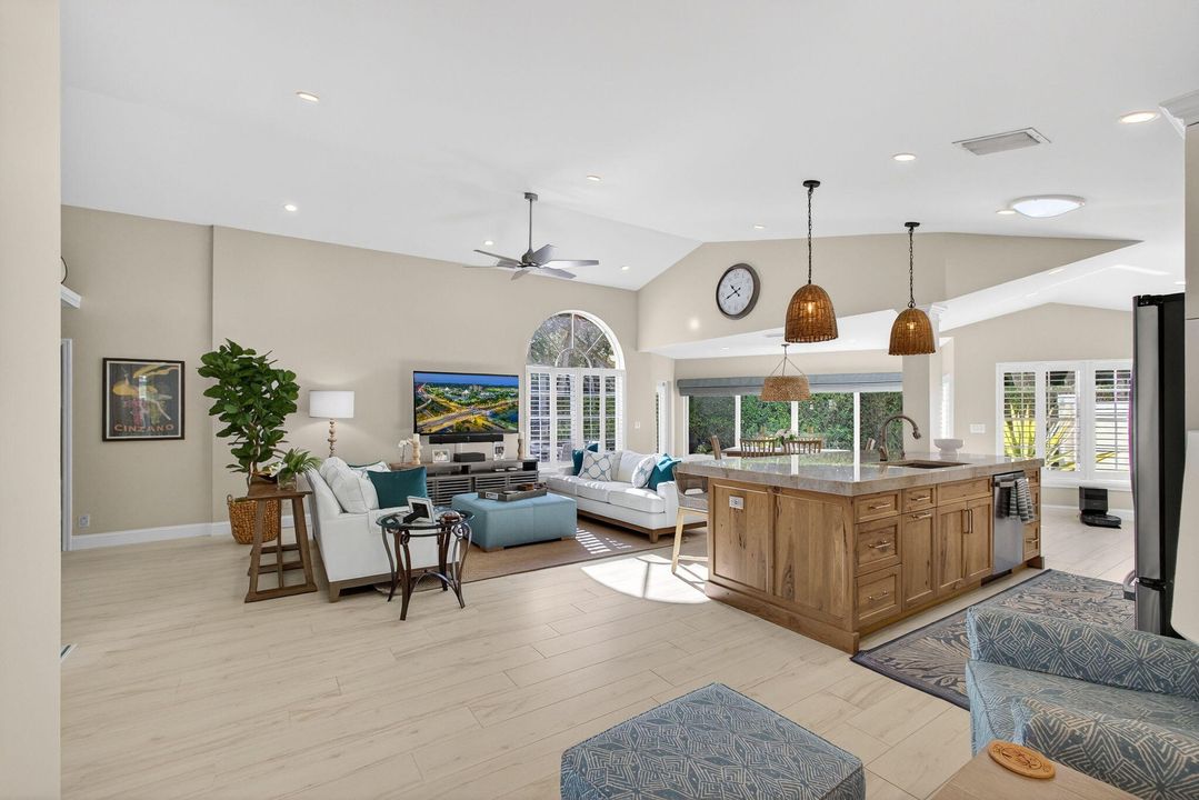 For Sale: $1,200,000 (3 beds, 2 baths, 2025 Square Feet)