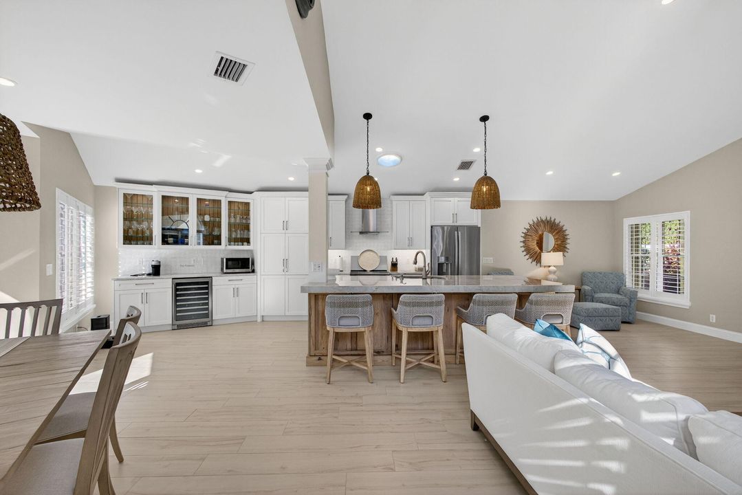 For Sale: $1,200,000 (3 beds, 2 baths, 2025 Square Feet)