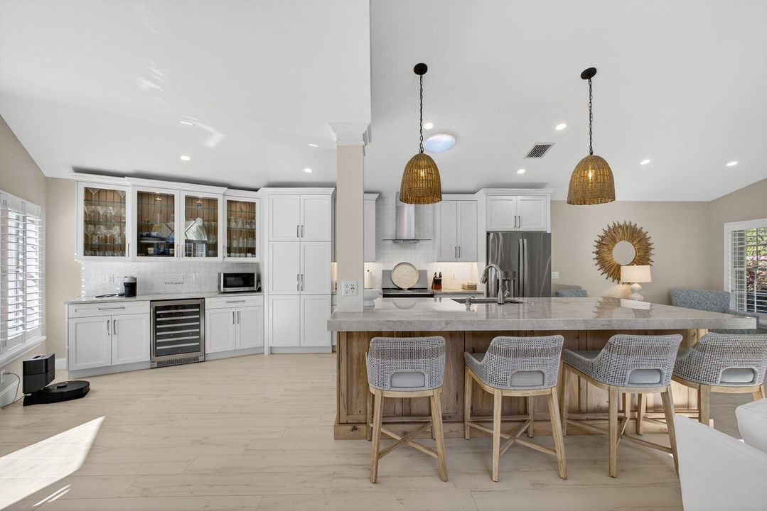 For Sale: $1,200,000 (3 beds, 2 baths, 2025 Square Feet)