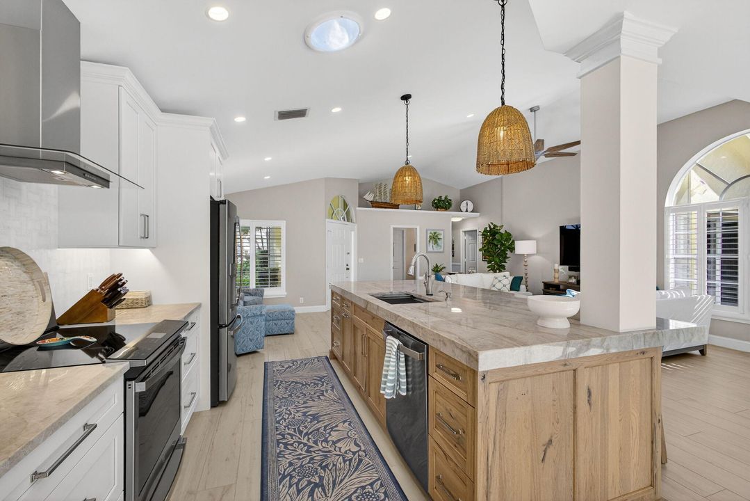 For Sale: $1,200,000 (3 beds, 2 baths, 2025 Square Feet)