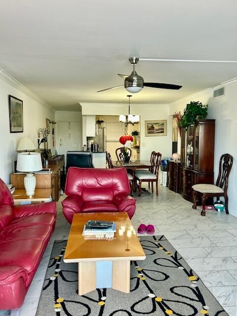 На продажу: $400,000 (2 спален, 2 ванн, 1029 Квадратных фут)