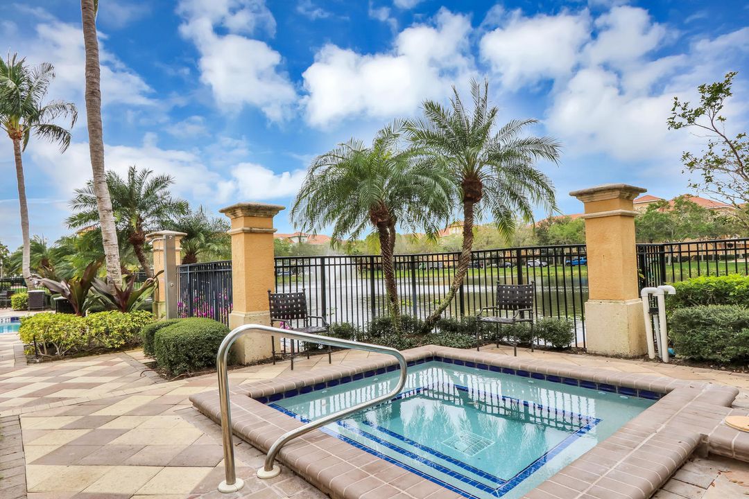 待售: $550,000 (2 贝兹, 3 浴室, 2056 平方英尺)