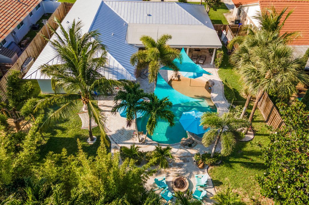 For Sale: $1,299,000 (4 beds, 2 baths, 2200 Square Feet)