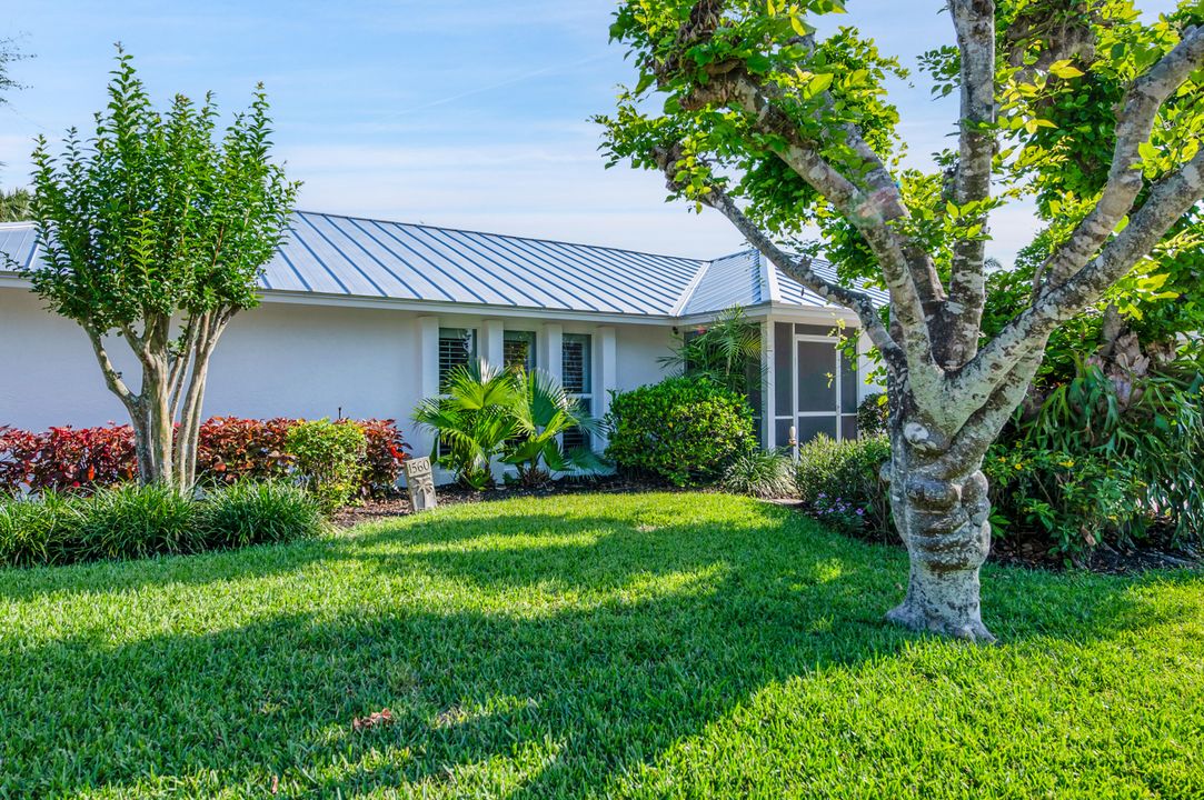 For Sale: $1,299,000 (4 beds, 2 baths, 2200 Square Feet)