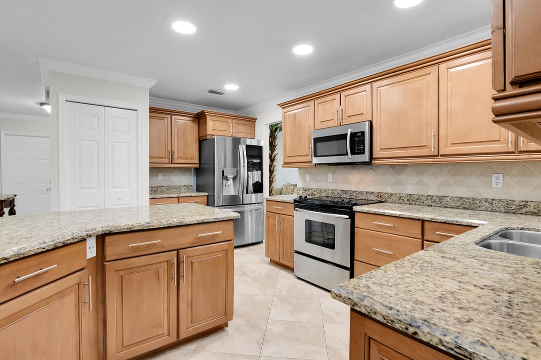 For Sale: $1,299,000 (4 beds, 2 baths, 2200 Square Feet)