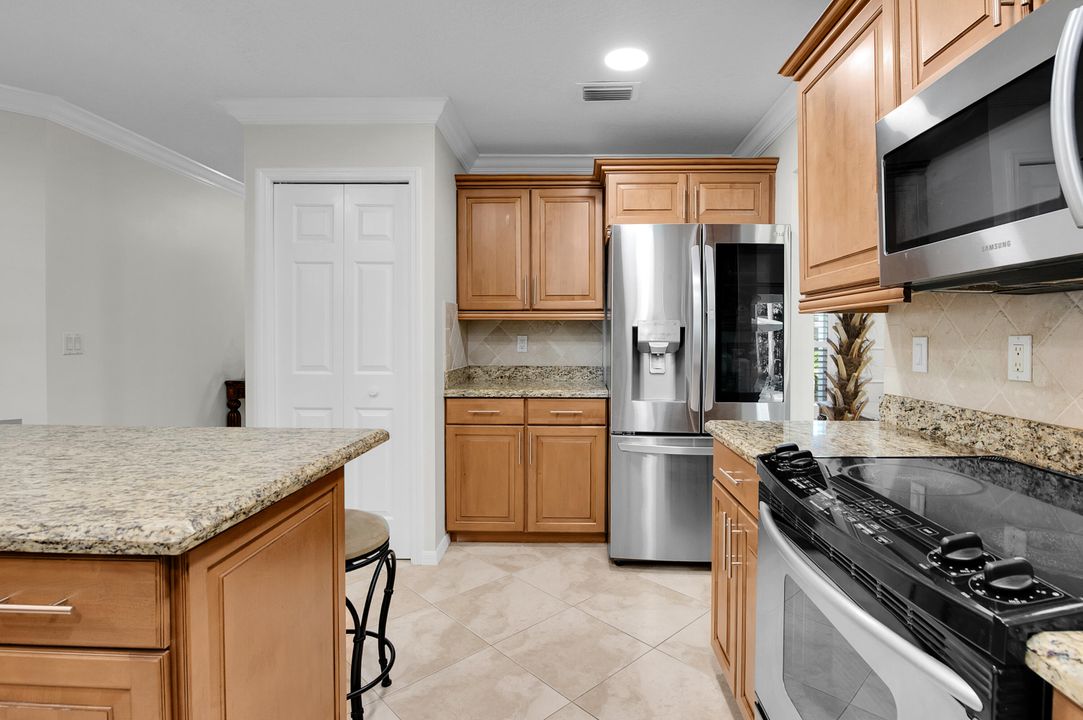 For Sale: $1,299,000 (4 beds, 2 baths, 2200 Square Feet)