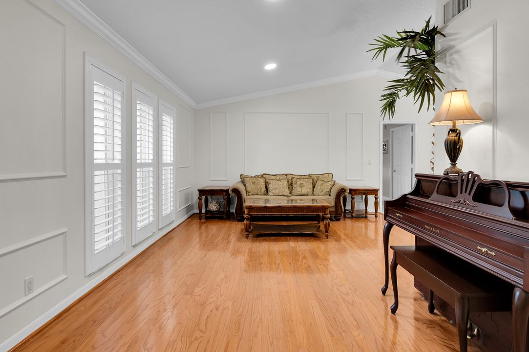 For Sale: $1,299,000 (4 beds, 2 baths, 2200 Square Feet)