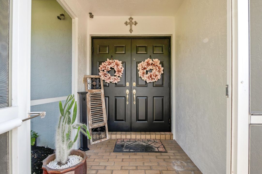 For Sale: $1,299,000 (4 beds, 2 baths, 2200 Square Feet)