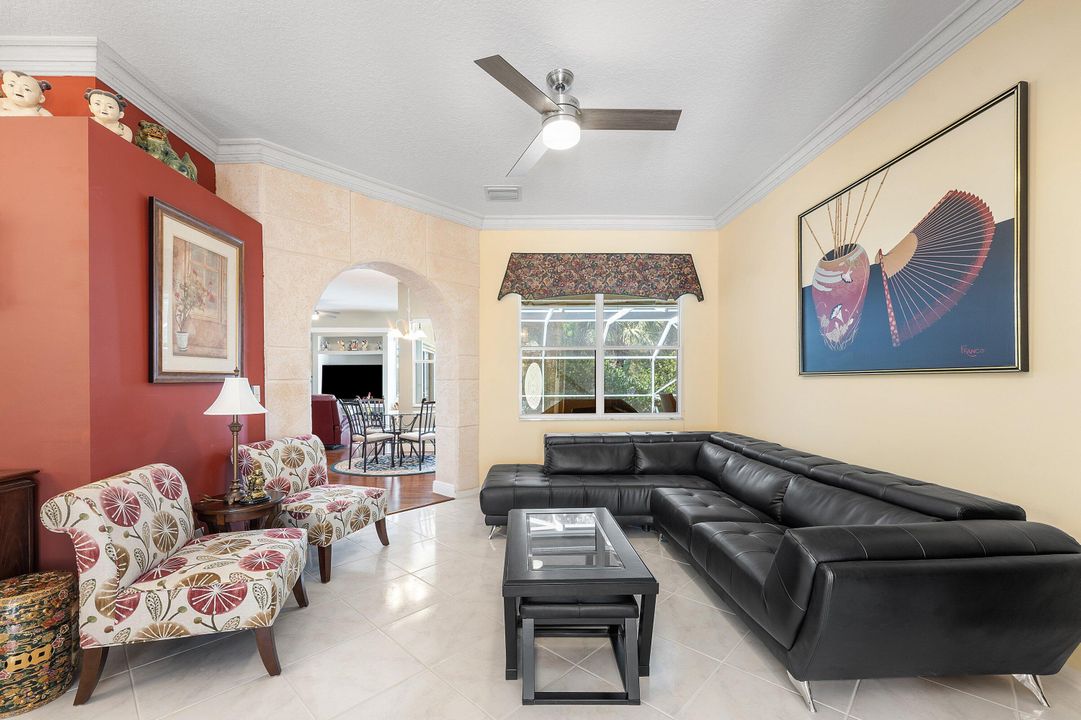 En Venta: $685,000 (5 camas, 3 baños, 2429 Pies cuadrados)