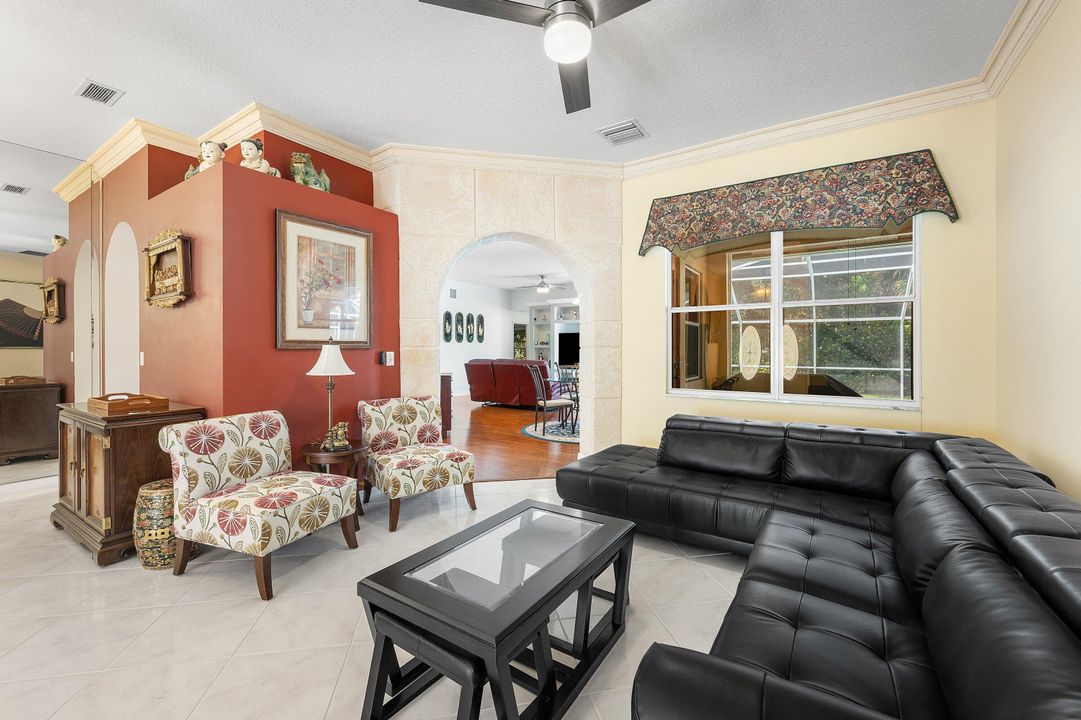 En Venta: $685,000 (5 camas, 3 baños, 2429 Pies cuadrados)