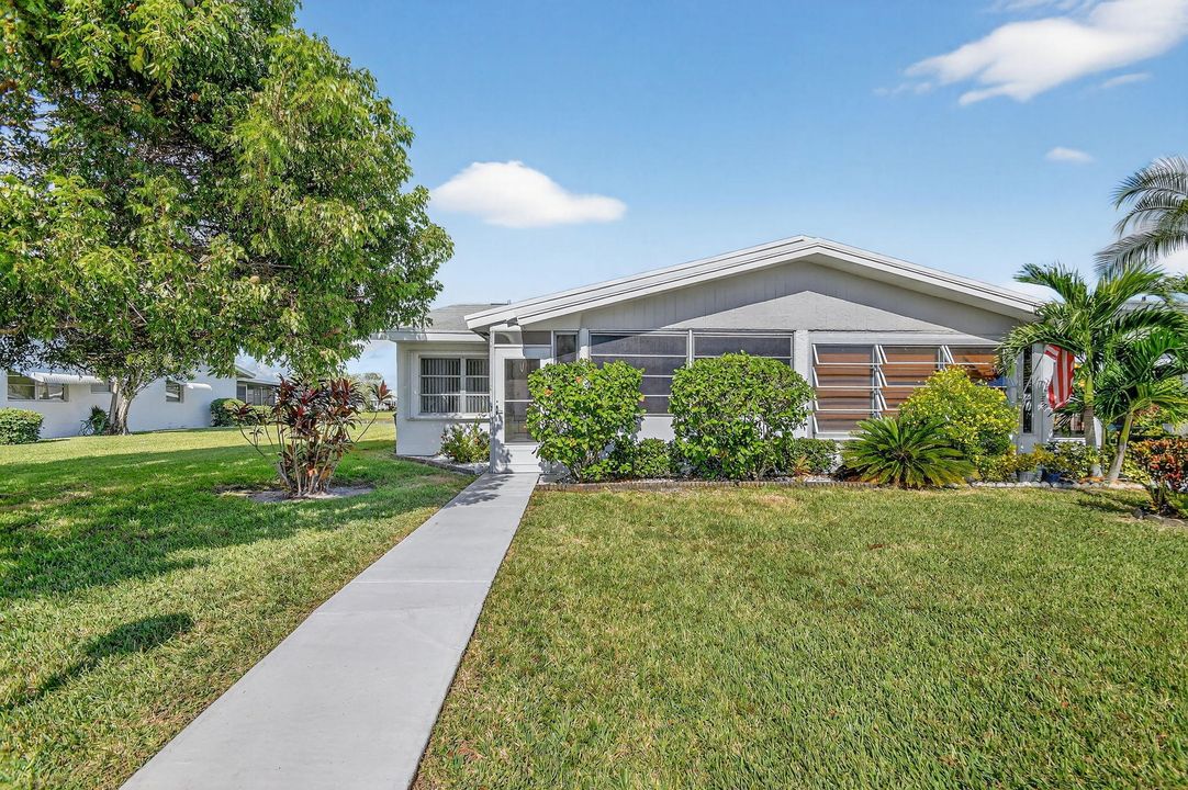 待售: $259,900 (2 贝兹, 2 浴室, 1250 平方英尺)