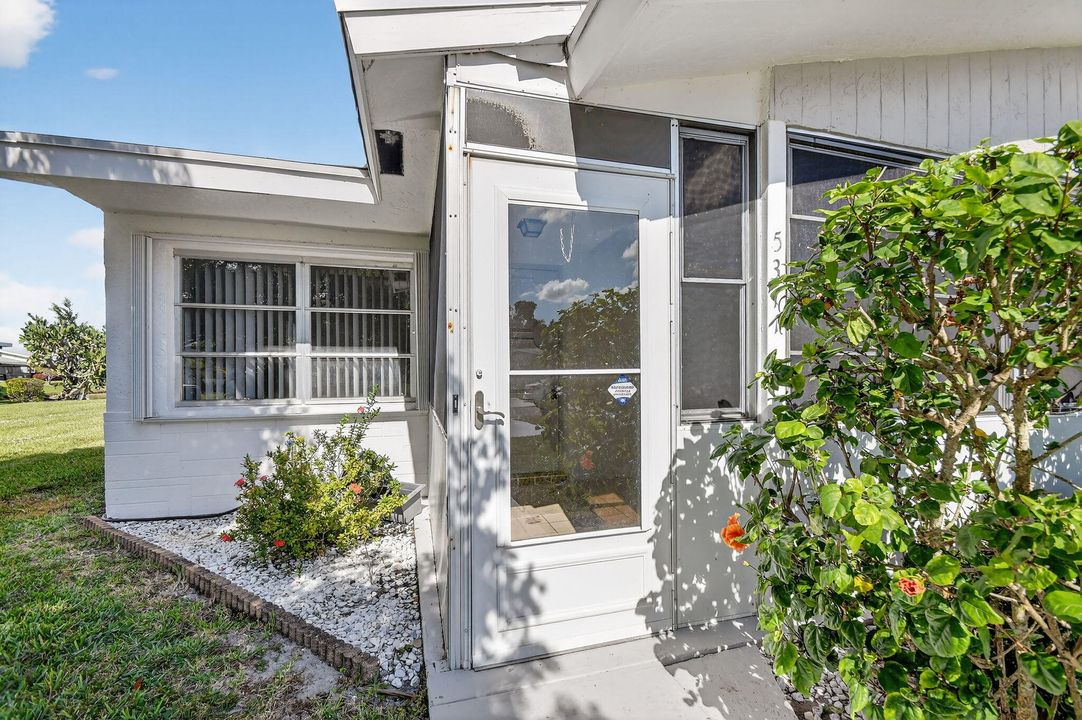 待售: $259,900 (2 贝兹, 2 浴室, 1250 平方英尺)