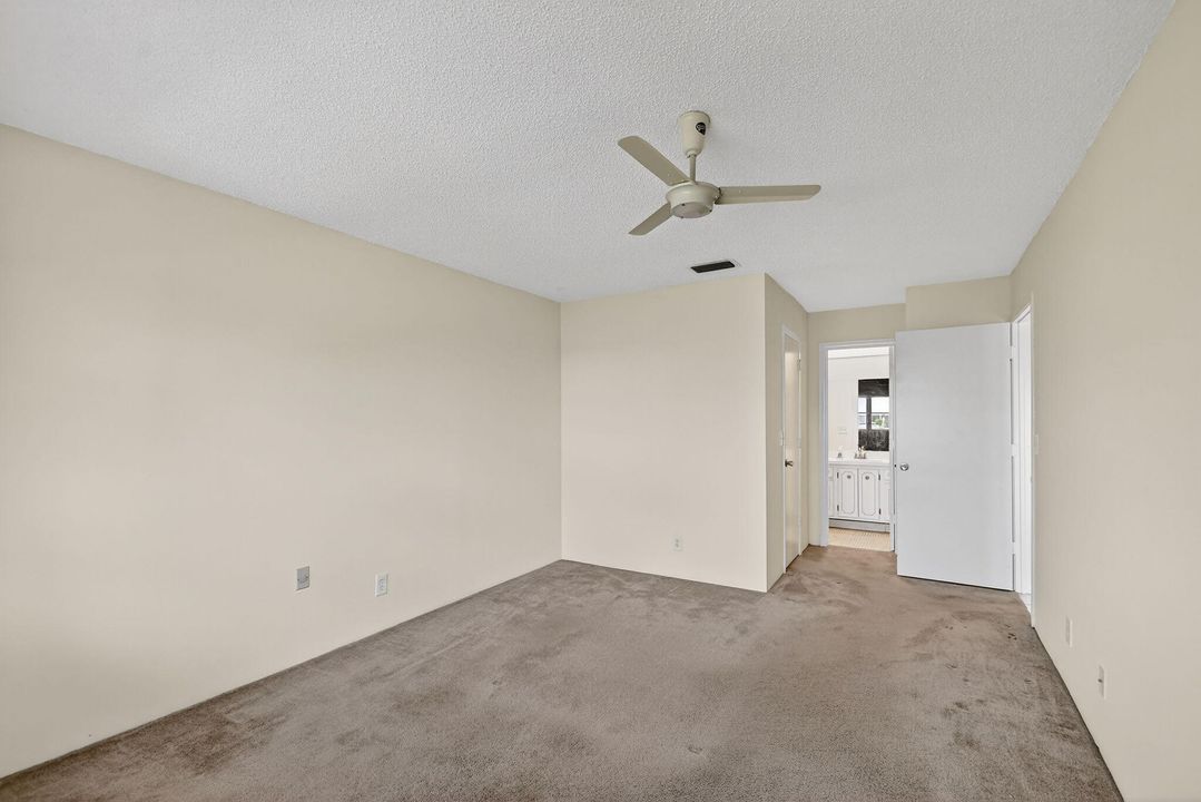 待售: $259,900 (2 贝兹, 2 浴室, 1250 平方英尺)