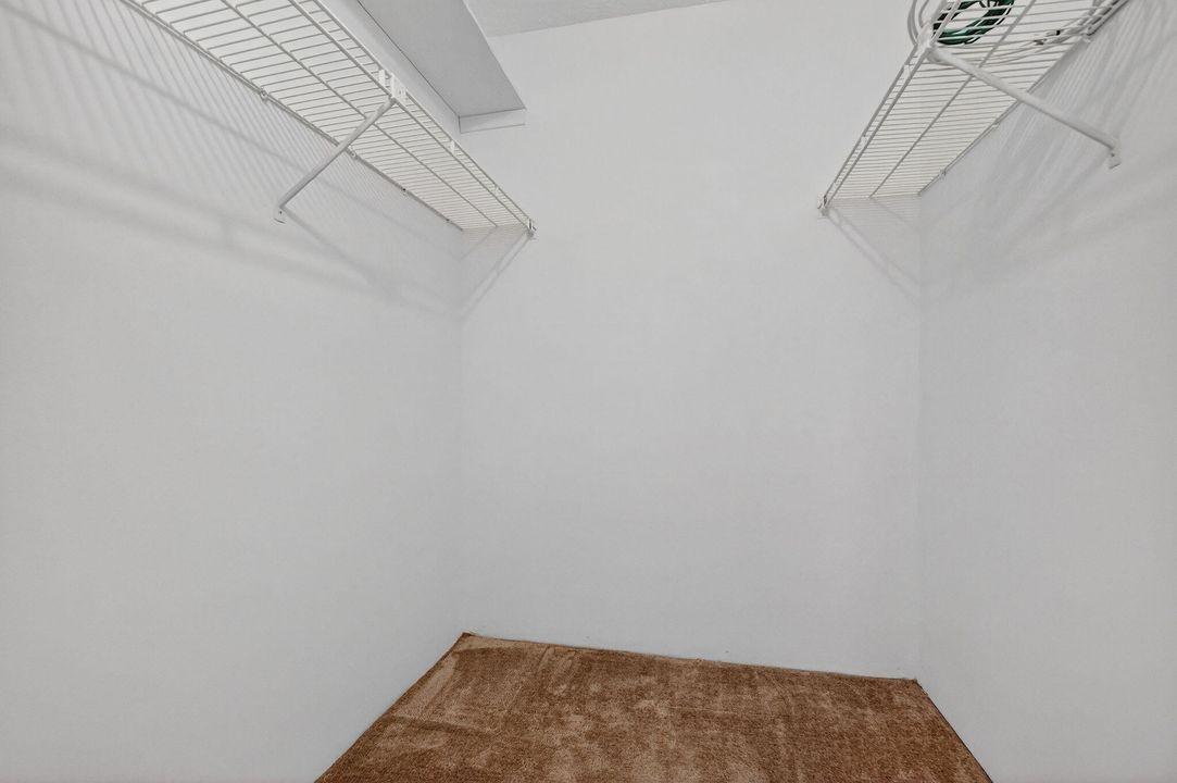 待售: $259,900 (2 贝兹, 2 浴室, 1250 平方英尺)