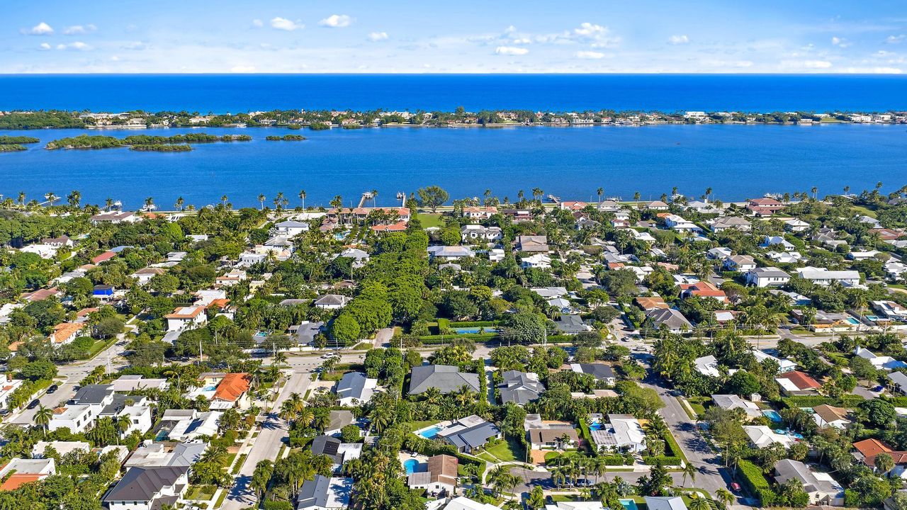 待售: $2,495,000 (4 贝兹, 2 浴室, 1906 平方英尺)