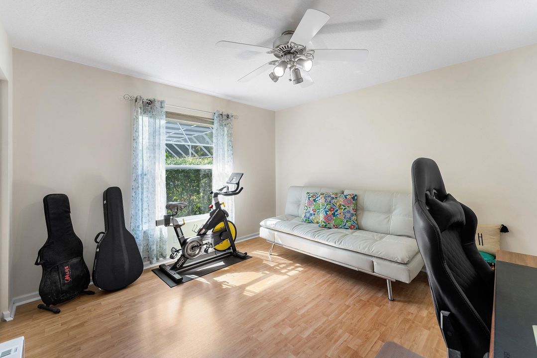 En Venta: $685,000 (5 camas, 3 baños, 2429 Pies cuadrados)