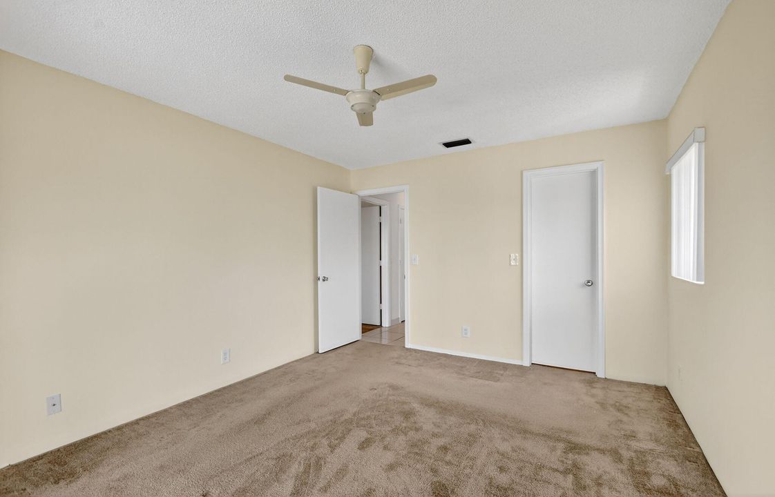 待售: $259,900 (2 贝兹, 2 浴室, 1250 平方英尺)