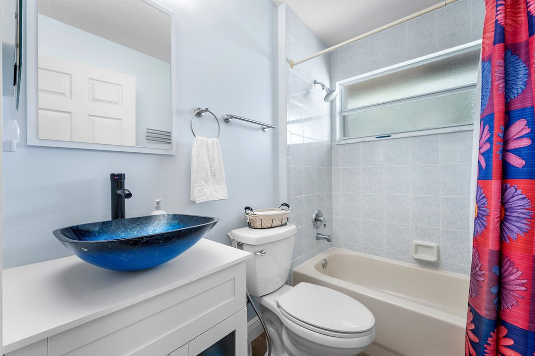 En Venta: $685,000 (5 camas, 3 baños, 2429 Pies cuadrados)