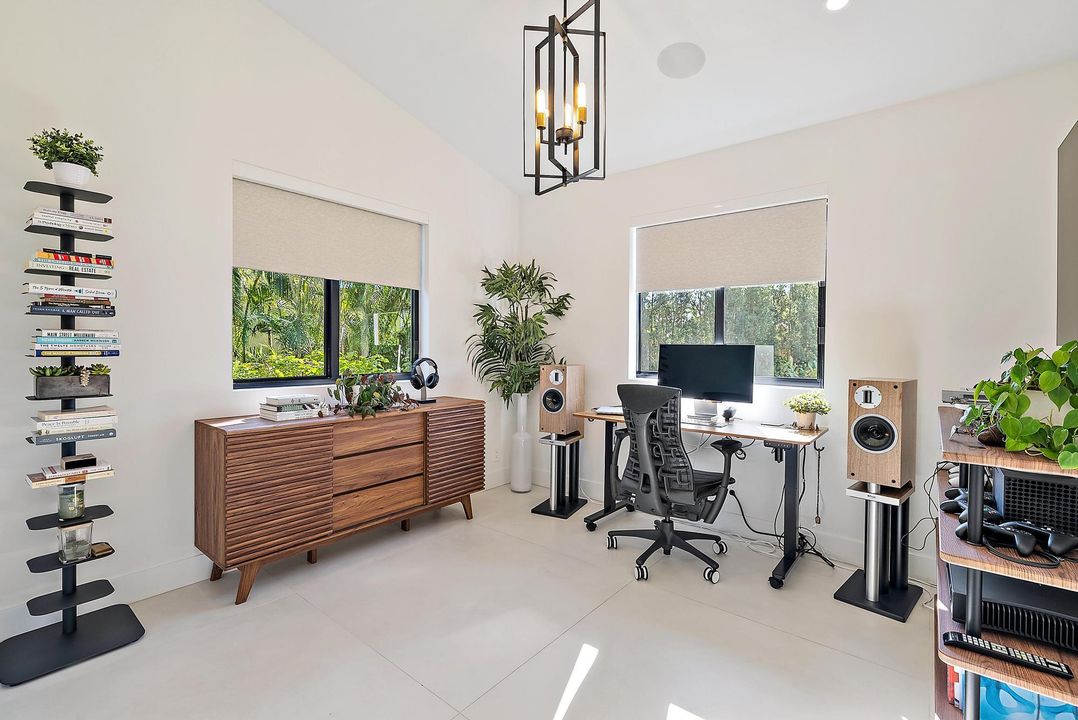 待售: $2,495,000 (4 贝兹, 2 浴室, 1906 平方英尺)