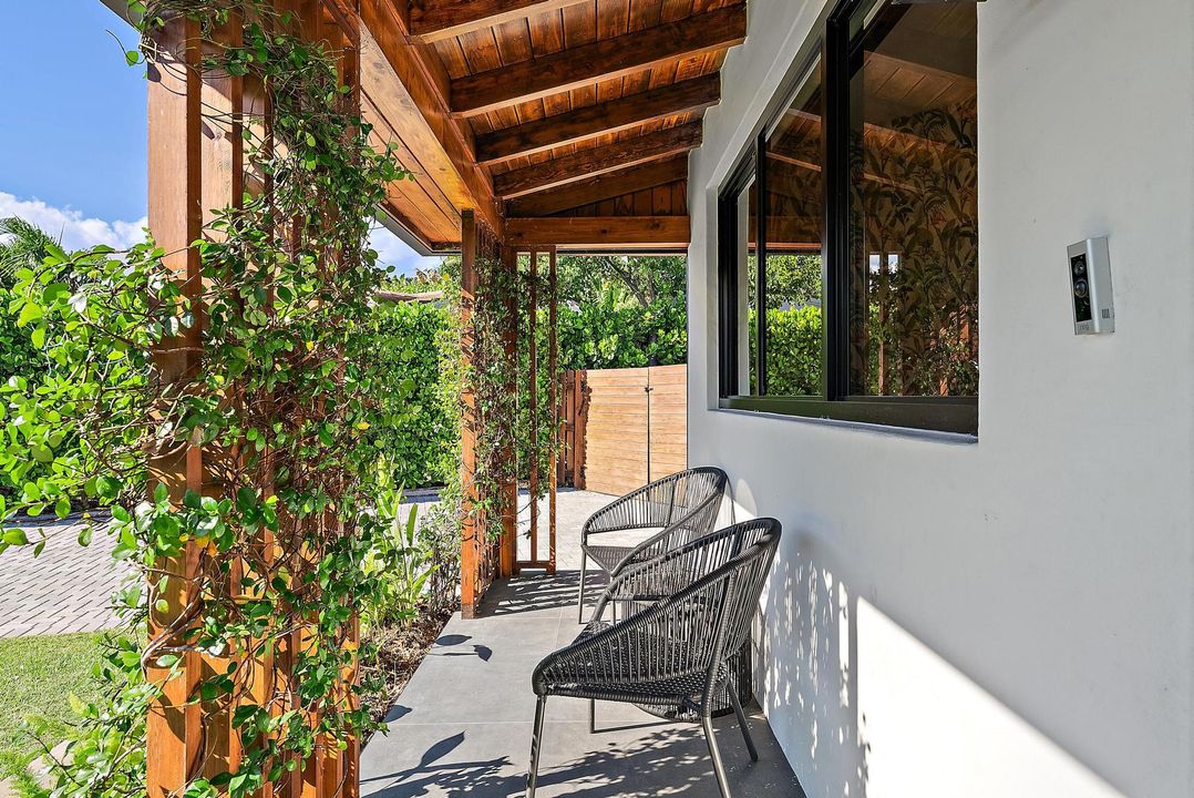 待售: $2,495,000 (4 贝兹, 2 浴室, 1906 平方英尺)