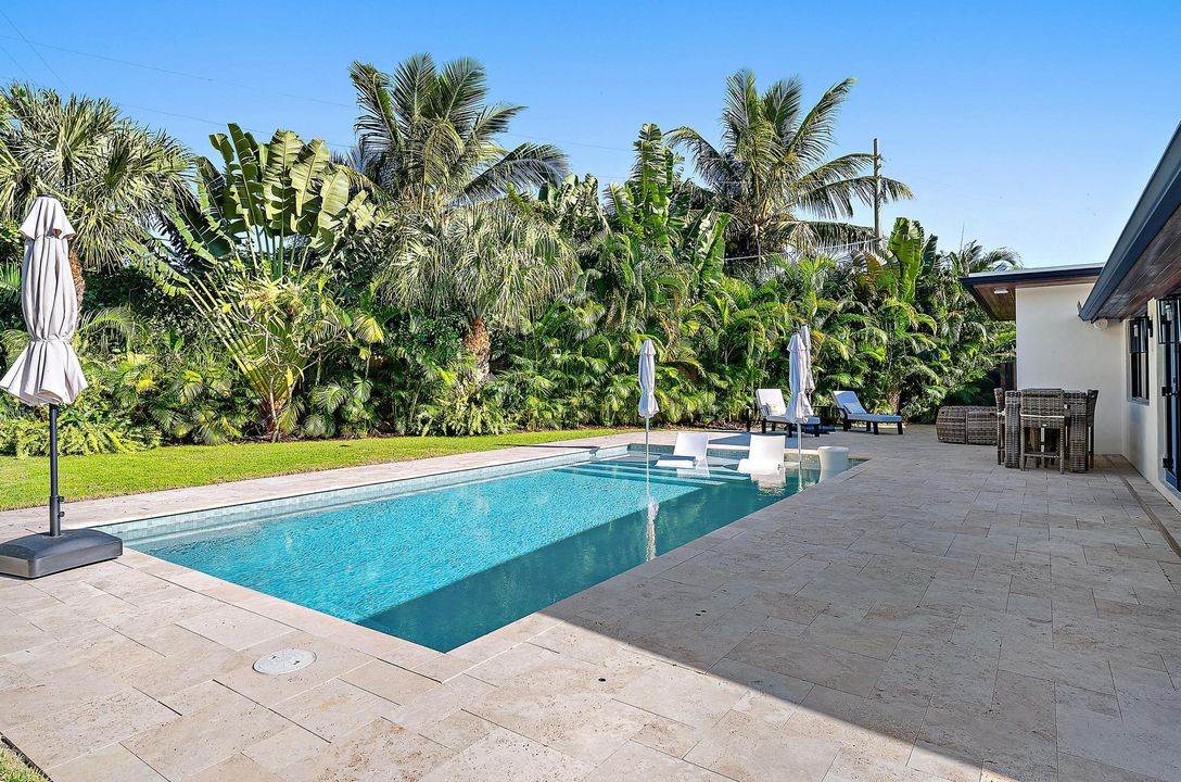 待售: $2,495,000 (4 贝兹, 2 浴室, 1906 平方英尺)