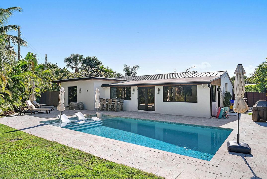 待售: $2,495,000 (4 贝兹, 2 浴室, 1906 平方英尺)